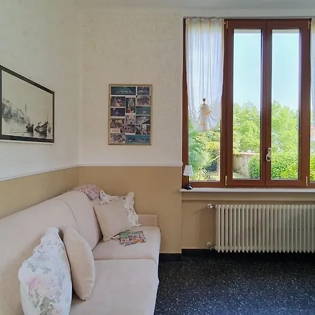 Daire Elegant Lakefront In