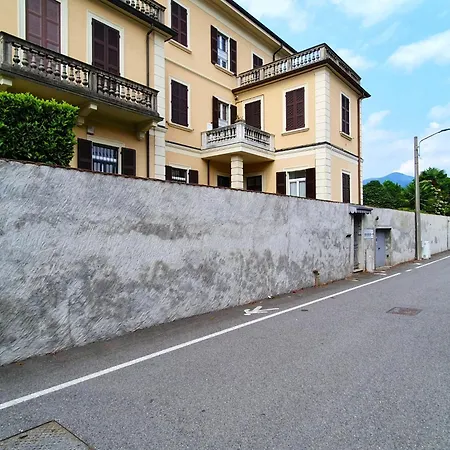 Elegant Lakefront In * Luino
