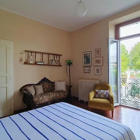 Daire Elegant Lakefront In