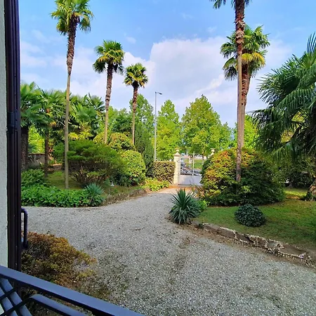 Elegant Lakefront In Luino