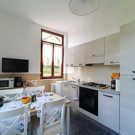 Elegant Lakefront In Daire Luino